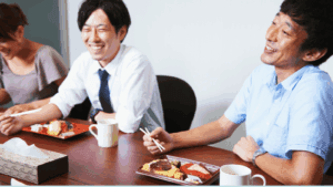 職場のランチ風景